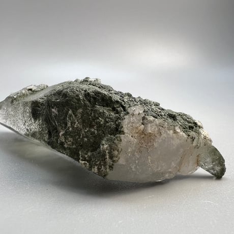 【ガネッシュヒマール産】クローライトイン天然ヒマラヤ水晶/Ganesh Himal Chlorite in Himalayan Quartz