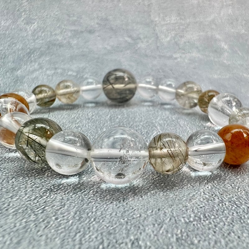 ガネッシュヒマール産】クリア&アクチノライトイン天然ヒマラヤ水晶