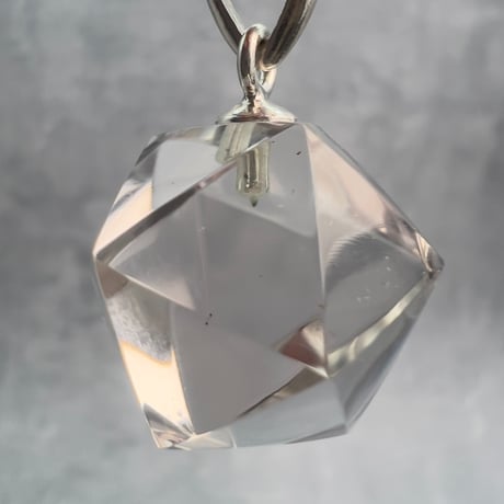 【ガネッシュヒマール産】天然ヒマラヤ水晶"手磨き加工"イコサヘドロン"ペンダントトップ/Ganesh Himal Himalayan Quartz "Icosahedron"Pendant Top