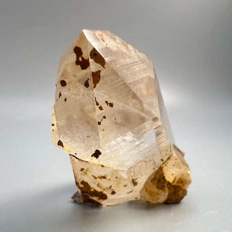【ガネッシュヒマール産】リモナイトインヒマラヤ水晶 クラスター/Ganesh Himal Limonite in Himalayan Quartz Cluster
