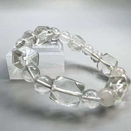 【カイラス産】"手磨き"天然ヒマラヤ水晶デザインブレスレット/Kailash Himalayan Quartz Design Bracelet
