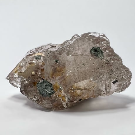【ガネッシュヒマール産】バイオタイト&フックサイト入り天然ヒマラヤ水晶/Ganesh Himal Biotite&Fuchsite in Himalayan Quartz