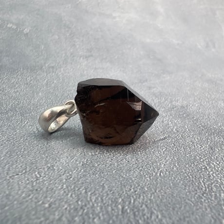 【ガウリシャンカール産】天然ヒマラヤスモーキークォーツ バチカン付きペンダントトップ②/Gaurishankar Himalayan Smoky Silver925 pendant top