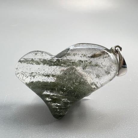 【ガネッシュヒマール産】クローライトインヒマラヤ水晶"ハート型ペンダントトップ"/Ganesh Himal Chlorite in "Heat Pendant Top"