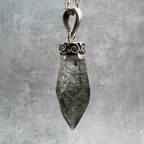 【ガネッシュヒマール産】アクチノライトイン天然ヒマラヤ水晶ペンダントトップ④/Ganesh Himal Actinorite in Himalayan Quartz Pendant Top