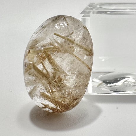 ガネッシュヒマール産アクチノライトインヒマラヤ水晶"手磨き加工"ルース② Ganesh Himal Actinolite in Himalayan Quartz Loose
