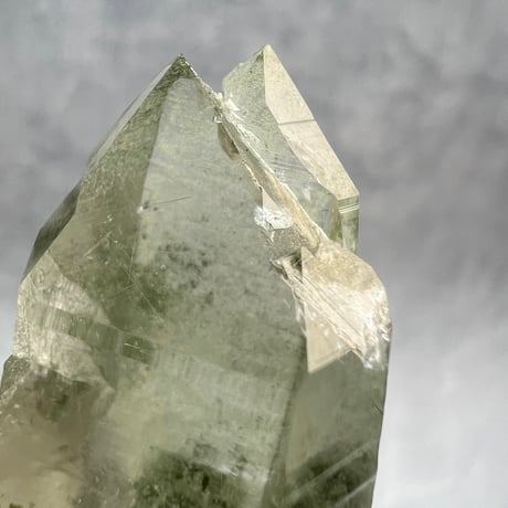 【ガネッシュヒマール産】クローライト&アクチノライトイン天然ヒマラヤ水晶/Ganesh Himal Chlorite&Actinorite in Himalayan Quartz