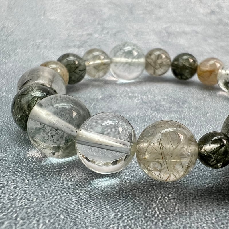 デザインブレスレット】ガネッシュヒマール産アクチノライト&クロー