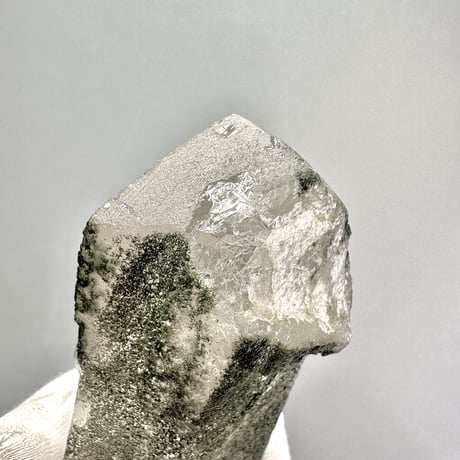 【ガネッシュヒマール産】クローライトイン天然ヒマラヤ水晶"スタンディングターラ"仏像/Ganesh himal Chlorite in himalayan quartz "Standing Tara"