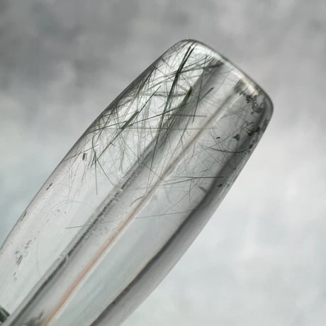 【ガネッシュヒマール産】アクチノライト&クローライトイン天然ヒマラヤ水晶 樽型ビーズ⑫/Ganesh Himal Actinolite&Chlorite in barrel beads
