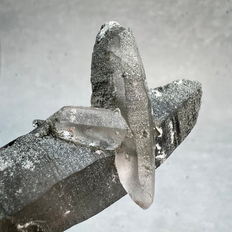 【ガネッシュヒマール産】クローライトイン天然ヒマラヤ水晶ポイント/Ganesh Himal Chlorite in Himalayan Quartz Point