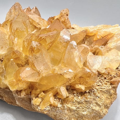 【ガネッシュヒマール産】リモナイトイン天然ヒマラヤ水晶クラスター/ Ganesh Himal Limonite in Himalayan Quartz Cluster