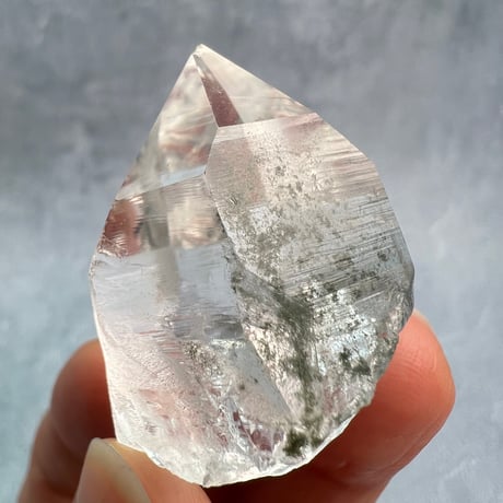 ハイクオリティ【ガネッシュヒマール産】クローライト イン天然ヒマラヤ水晶/Ganesh Himal Chlorite in Himalayan Quartz