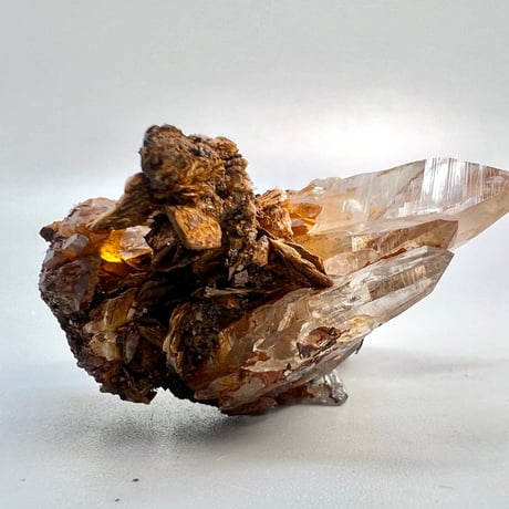 【ガネッシュヒマール産】"リモナイト&雲母"付き天然ヒマラヤ水晶クラスター/Ganesh Himal "Limonite&Maica"inHimalayan Quartz  Cluster