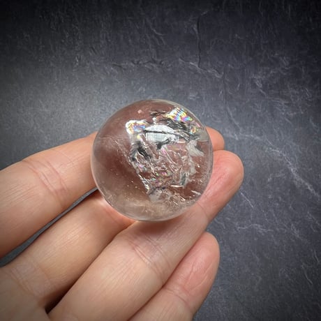 【ガネッシュヒマール産】ナチュラルレインボー天然ヒマラヤ水晶丸玉/Ganesh Himal Natural Rainbow In Himalayan Quartz Sphere