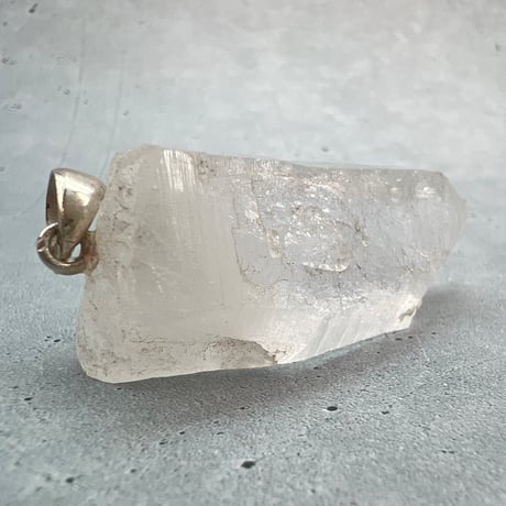 【カイラス産】天然ヒマラヤ水晶バチカン付きペンダントトップ①/Kailash Himalayan Quartz Pendant Top