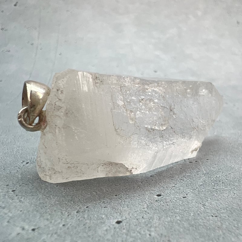 カイラス産】天然ヒマラヤ水晶バチカン付きペンダントトップ①