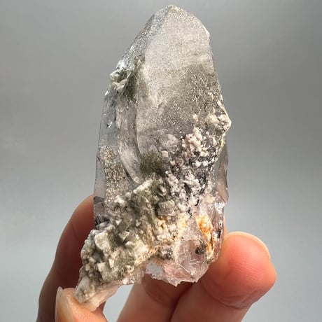 大特価【ガネッシュヒマール産】クローライトイン天然ヒマラヤ水晶/Ganesh Himal Chlorite in Himalayan Quartz