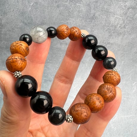 【デザインブレスレット】鳳眼菩提樹×チベット産モリオン×ガネッシュヒマール産アクチノライト/Phoenix Eye Bodhi Seed×Tibetan Morion×Ganesh Himal