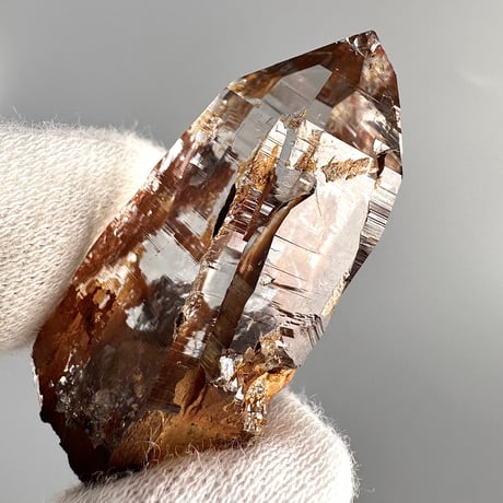 【ガネッシュヒマール産】リモナイトイン天然ヒマラヤ水晶 ミニポイント"XX"/Ganesh Himal Limonite in Himalayan Quartz Mini Point