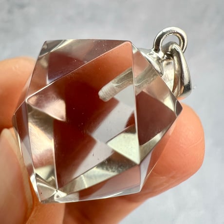 【ガネッシュヒマール産】天然ヒマラヤ水晶"手磨き加工"イコサヘドロン"ペンダントトップ/Ganesh Himal Himalayan Quartz "Icosahedron"Pendant Top