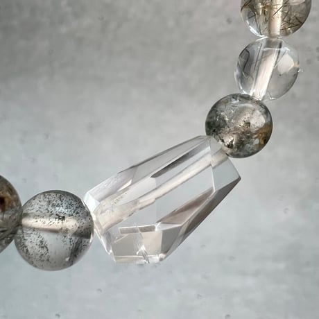 【ガネッシュヒマール産】アクチノライトイン天然ヒマラヤ水晶デザインブレスレット/Ganesh Himal Actinolite in Himalayan Quartz Design Bracelet