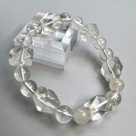 【カイラス産】"手磨き"天然ヒマラヤ水晶デザインブレスレット/Kailash Himalayan Quartz Design Bracelet