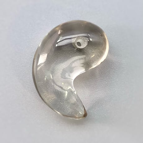 ガウリシャンカール産天然スモーキークォーツ"手磨き加工"勾玉ビーズ2️⃣/Gaurishankar Himalayan Smoky  Quartz Magatama