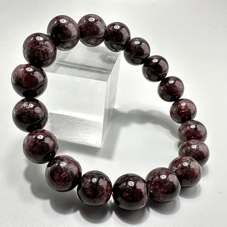 ネパールガーネットブレスレット Nepal Garnet Bracelet