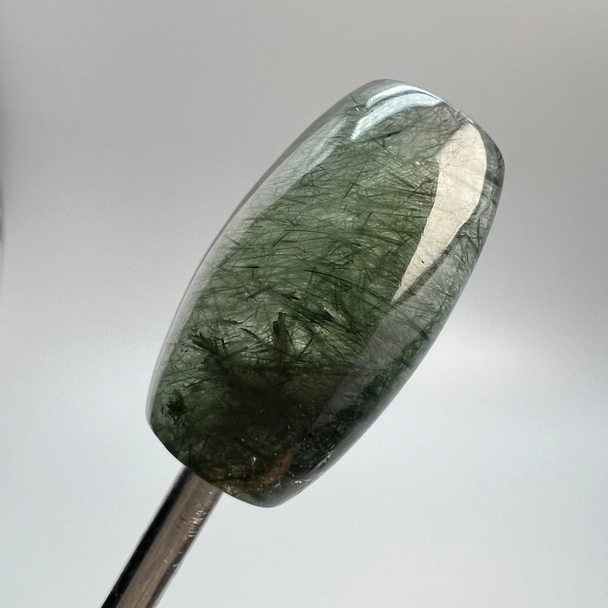 ガネッシュヒマール産】アクチノライト イン天然ヒマラヤ水晶 樽型