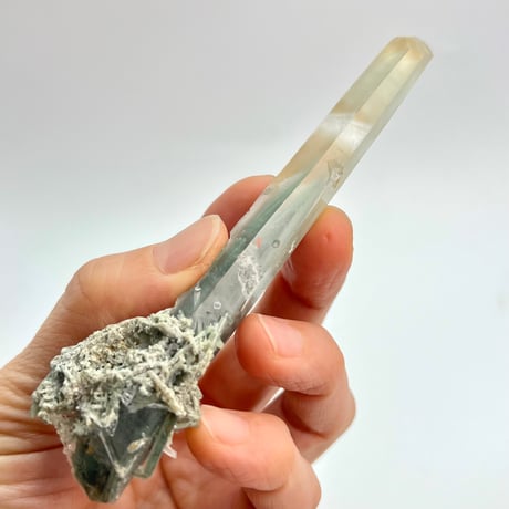 マダガスカル産クローライトインクォーツ/Madagascar Chlorite in Quartz