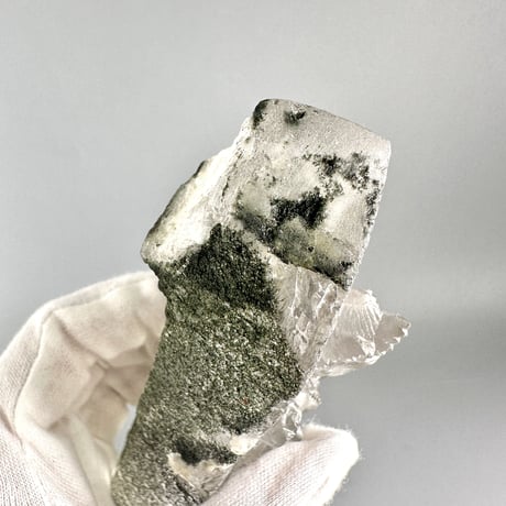 【ガネッシュヒマール産】クローライトイン天然ヒマラヤ水晶"スタンディングターラ"仏像/Ganesh himal Chlorite in himalayan quartz "Standing Tara"