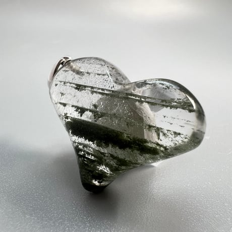 【ガネッシュヒマール産】クローライトインヒマラヤ水晶"ハート型ペンダントトップ"/Ganesh Himal Chlorite in "Heat Pendant Top"