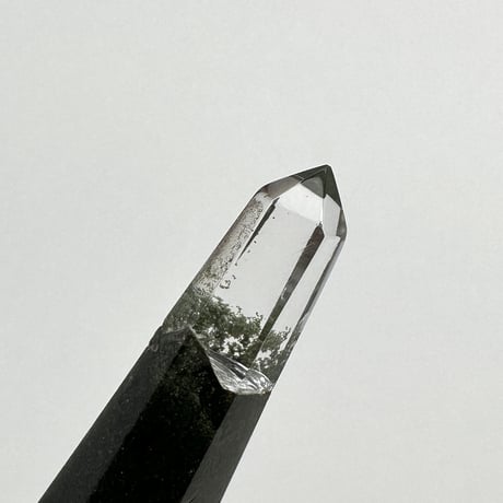 【ガネッシュヒマール産】天然クローライトインヒマラヤ水晶ペンダントトップ/Ganesh Himal Chlorite in Himalayan Quartz Pendant Top