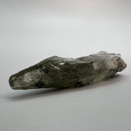 大特価【ガネッシュヒマール産】クローライトイン天然ヒマラヤ水晶⑪/Ganesh Himal Chlorite in Himalayan Quartz