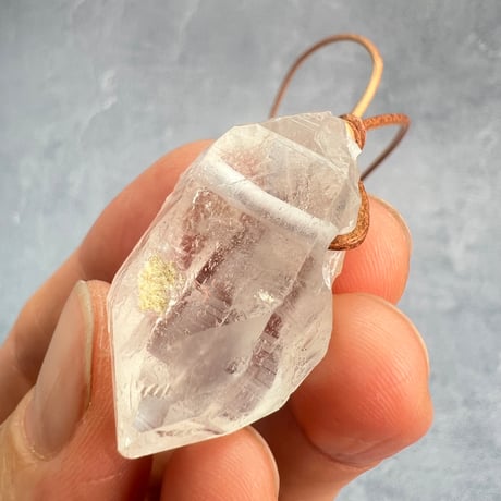 【カイラス産】天然ヒマラヤ水晶革紐付きペンダント⑦/Kailash Himalayan Quartz Pendant