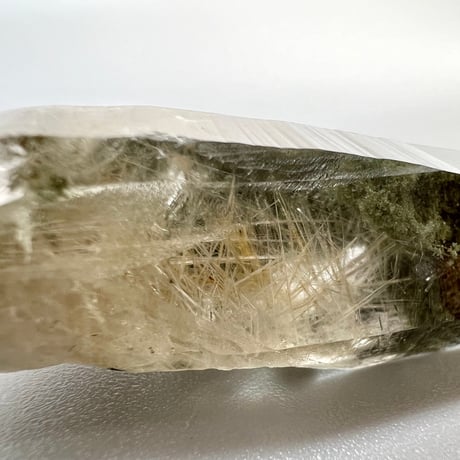 【ガネッシュヒマール産】クローライト&アクチノライトイン天然ヒマラヤ水晶ポイント/Ganesh Himal  Chlorite&Actinorite in Himalayan Quartz Point