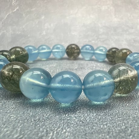 【デザインブレスレット】天然アクアマリン×ガネッシュヒマール産天然ヒマラヤ水晶/Aquamarine×Ganeshhimal Actinorite in Himalayan Quartz