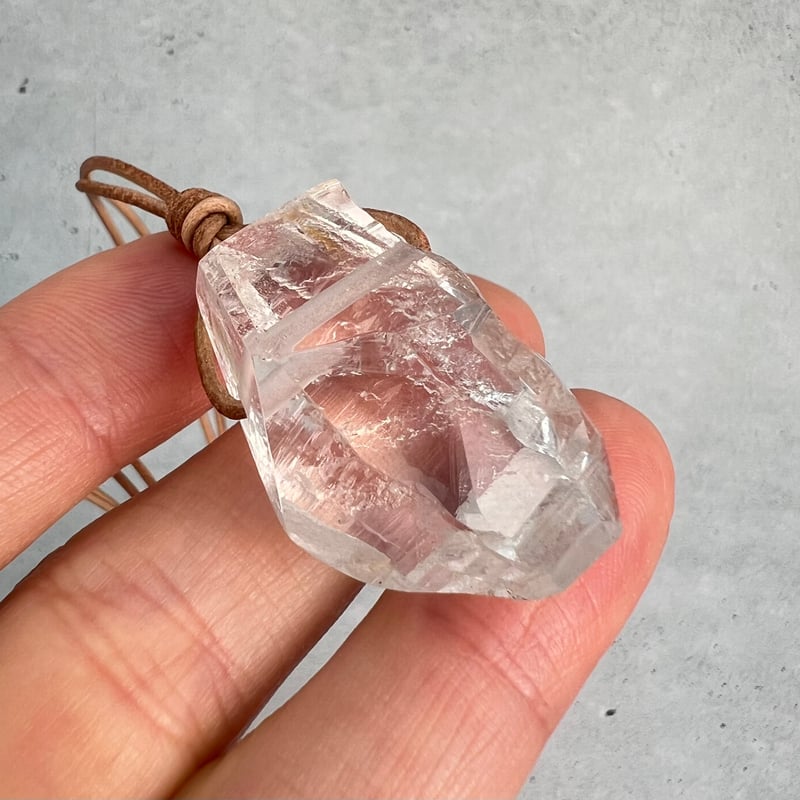 ガネッシュヒマール産】天然ヒマラヤ水晶ペンダント(ポリッシュ面有)➁