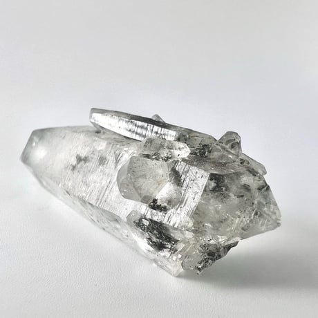 【マナスル産】クローライトイン天然ヒマラヤ水晶ポイント/Manaslu Chlorite in Himalayan Quartz Point