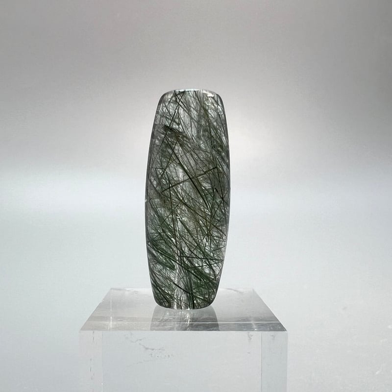 ガネーシュヒマール産 アクチノライトインクォーツ ヒマラヤ水晶 アクチノライト クローライト・イン・クォーツ ネパール