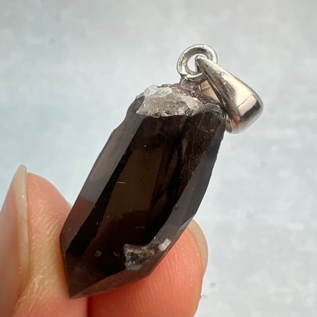 【ガウリシャンカール産】天然ヒマラヤスモーキークォーツ バチカン付きペンダントトップ/Gaurishankar HimalayanSmoky Silver925 pendant top