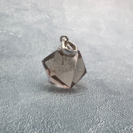 【ガウリシャンカール産】天然ヒマラヤ水晶"手磨き加工"イコサヘドロン"ペンダントトップ②/GauriShankar Himalayan Quartz "Icosahedron"Pendant Top