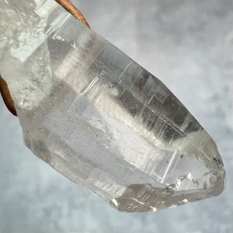 【カイラス産】天然ヒマラヤ水晶革紐付きペンダント⑧/Kailash Himalayan Quartz Pendant