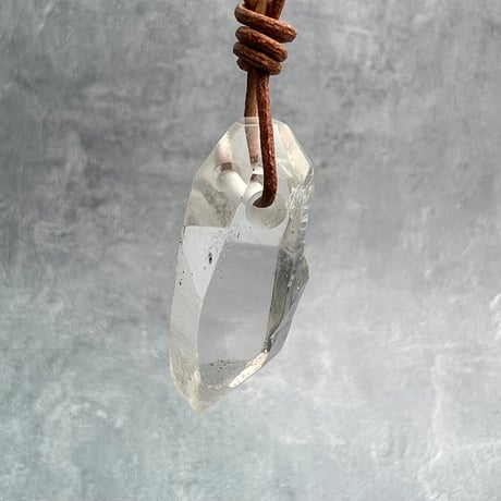 【ガネッシュヒマール産】天然ヒマラヤ水晶ペンダント(ポリッシュ面あり) GaneshHimal Natural Himalayan Quartz Pendant