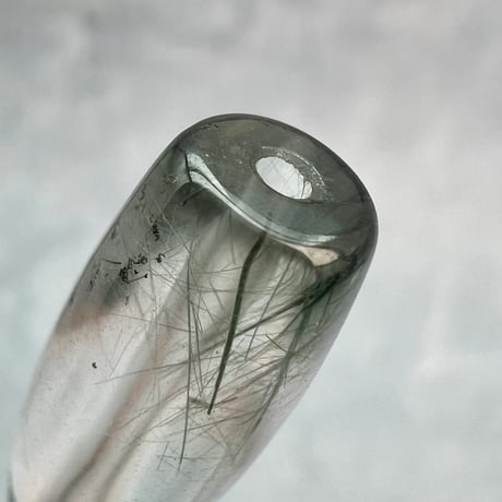 【ガネッシュヒマール産】アクチノライト&クローライトイン天然ヒマラヤ水晶 樽型ビーズ⑫/Ganesh Himal Actinolite&Chlorite in barrel beads