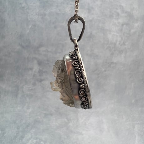【ガウリシャンカール産】天然ヒマラヤスモーキークォーツ"グリーンターラ様"ペンダントトップ②/Gaurishankar Himalayan Smoky Quartz "Green Tara"