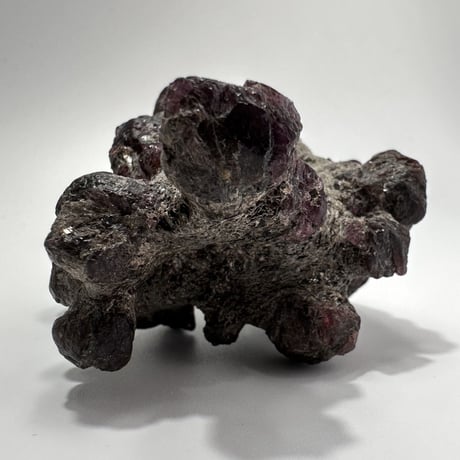 ネパールガーネット原石/Nepal Garnet ②