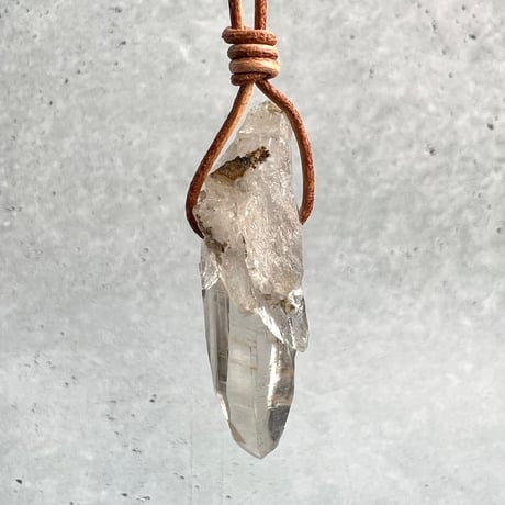 【ガネッシュヒマール産】天然ヒマラヤ水晶ペンダント②/GaneshHimal Natural Himalayan Quartz Pendant