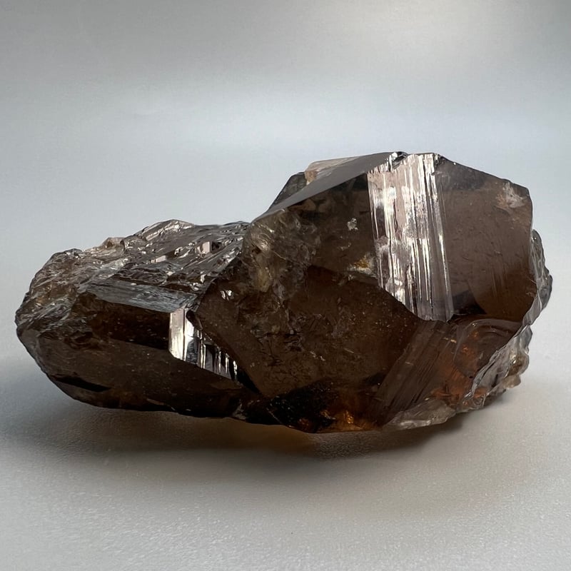 ガウリシャンカール産スモーキークォーツ　如意宝珠③ ガウリシャンカール産】天然ヒマラヤスモーキークォーツ